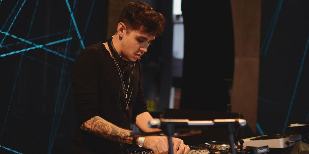 Diggin’ with: Vini Pistori | Manual para uma construção de set coerente e a importância da leitura da pista